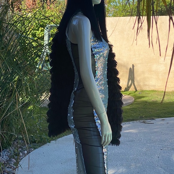 Stand by myself evening attire - Picture 5 of 5